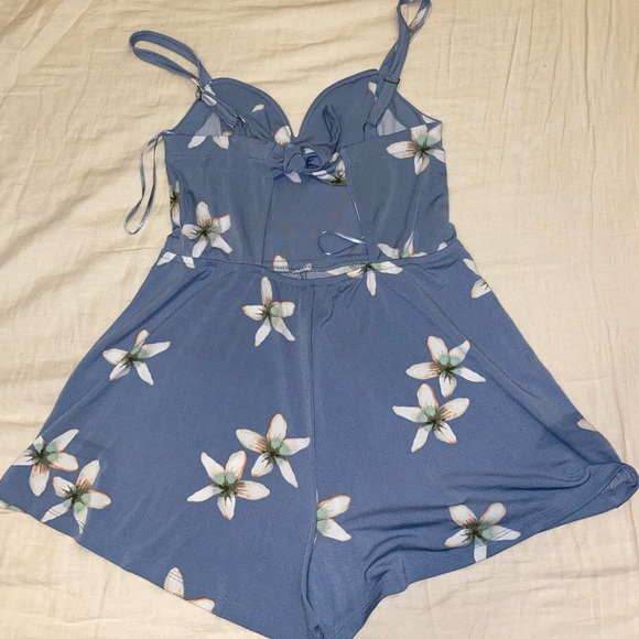 FLORAL ROMPER - Picture 2 of 2